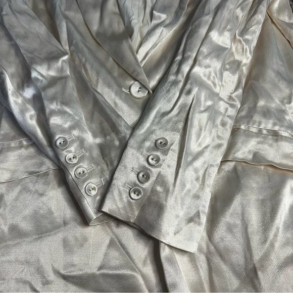 DISSH Oversized Kiah Pearl Satin Blazer US 4 NWT New jacket cream neutral button - Picture 16 of 16